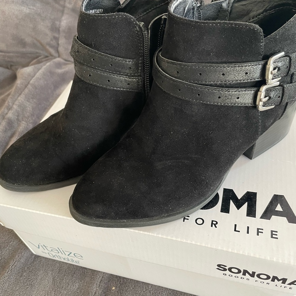 Sonoma Vitalize by Ortholite Esme Women's Black Suede Ankle Boots. Size 7. EUC